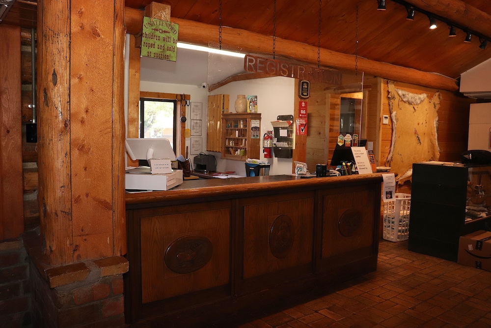Yellowstone Valley Inn 8/50