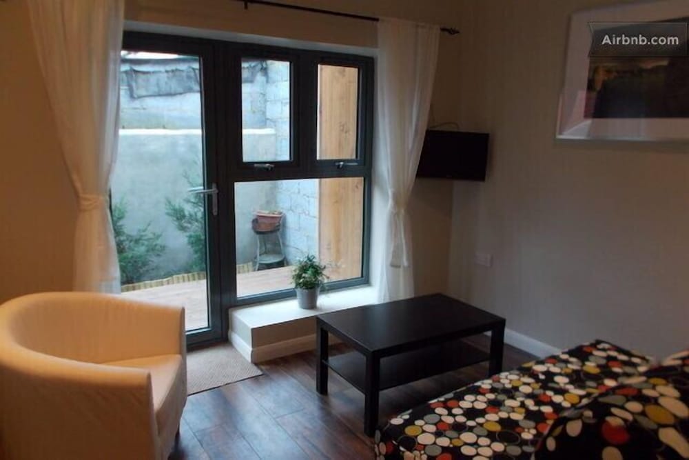 Lyall Apartment Hotel 17/25