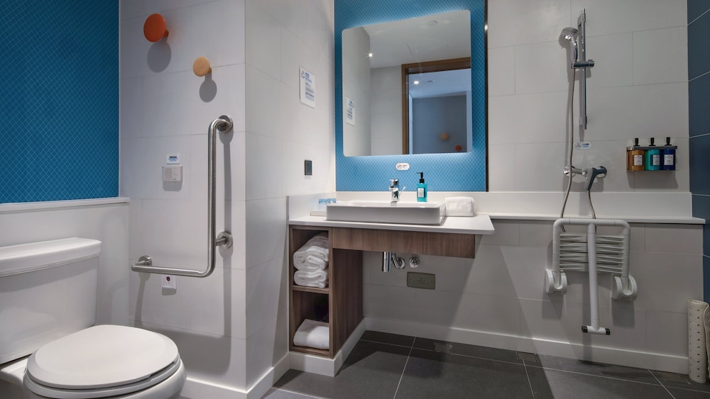 Holiday Inn Express Shanghai Hongqiao North 30/70
