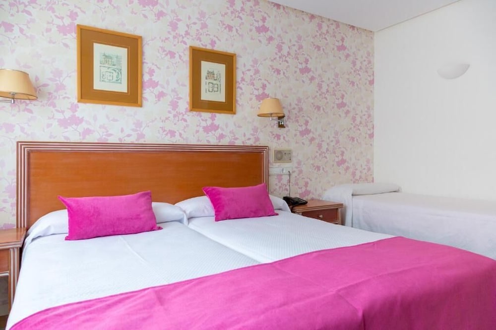 Hotel Los Arces 33/68