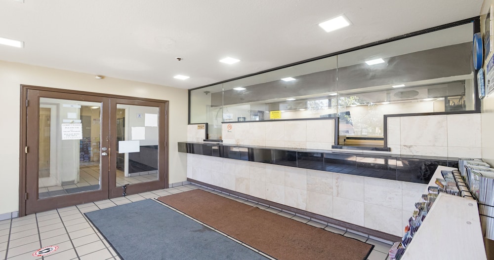 Budget Inn and Suites Stockton 15/55