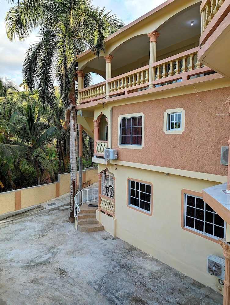 Chateau Margarite Villa 9/50