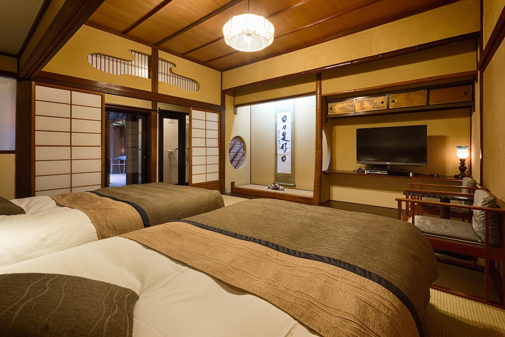 Luxury, Suite, Twin Beds, 2 Futon Beds, Outdoor Bath, Main Building