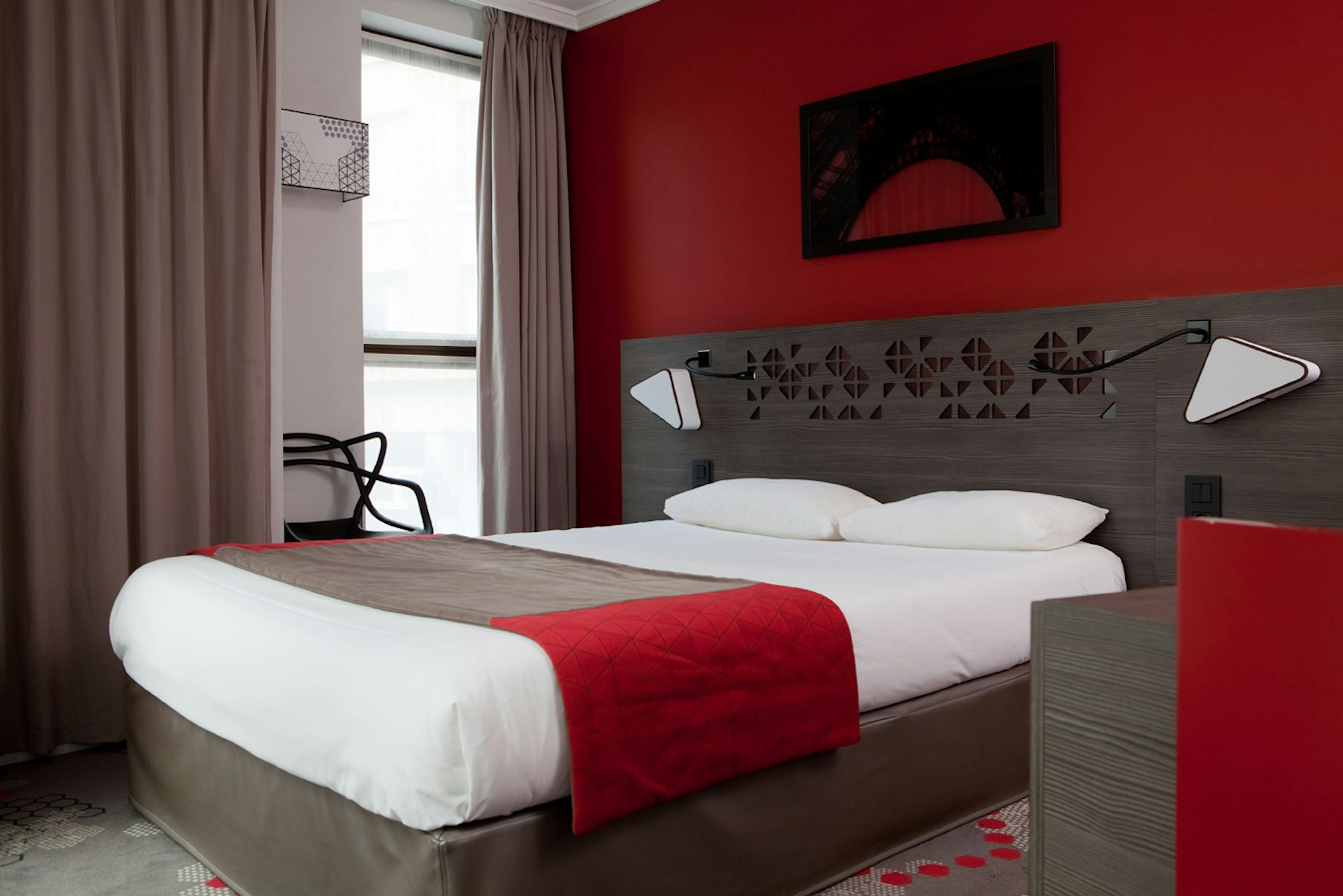Eiffel Capitol Hotel 8/22