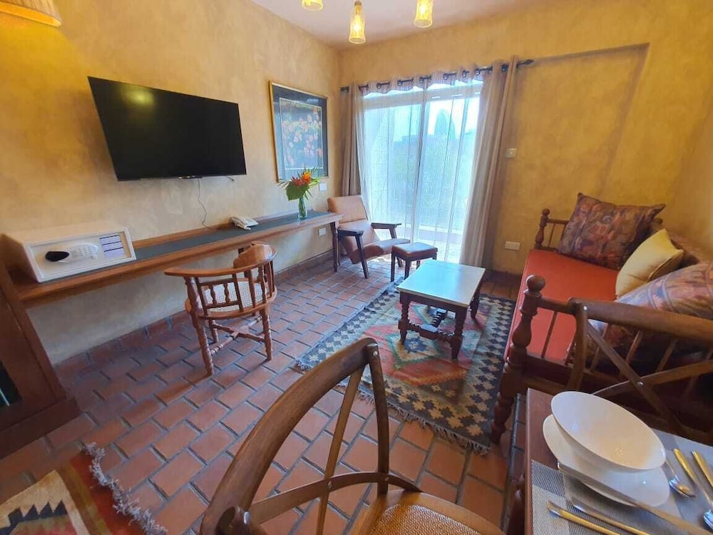 Woodmere Serviced Apartments 44/50