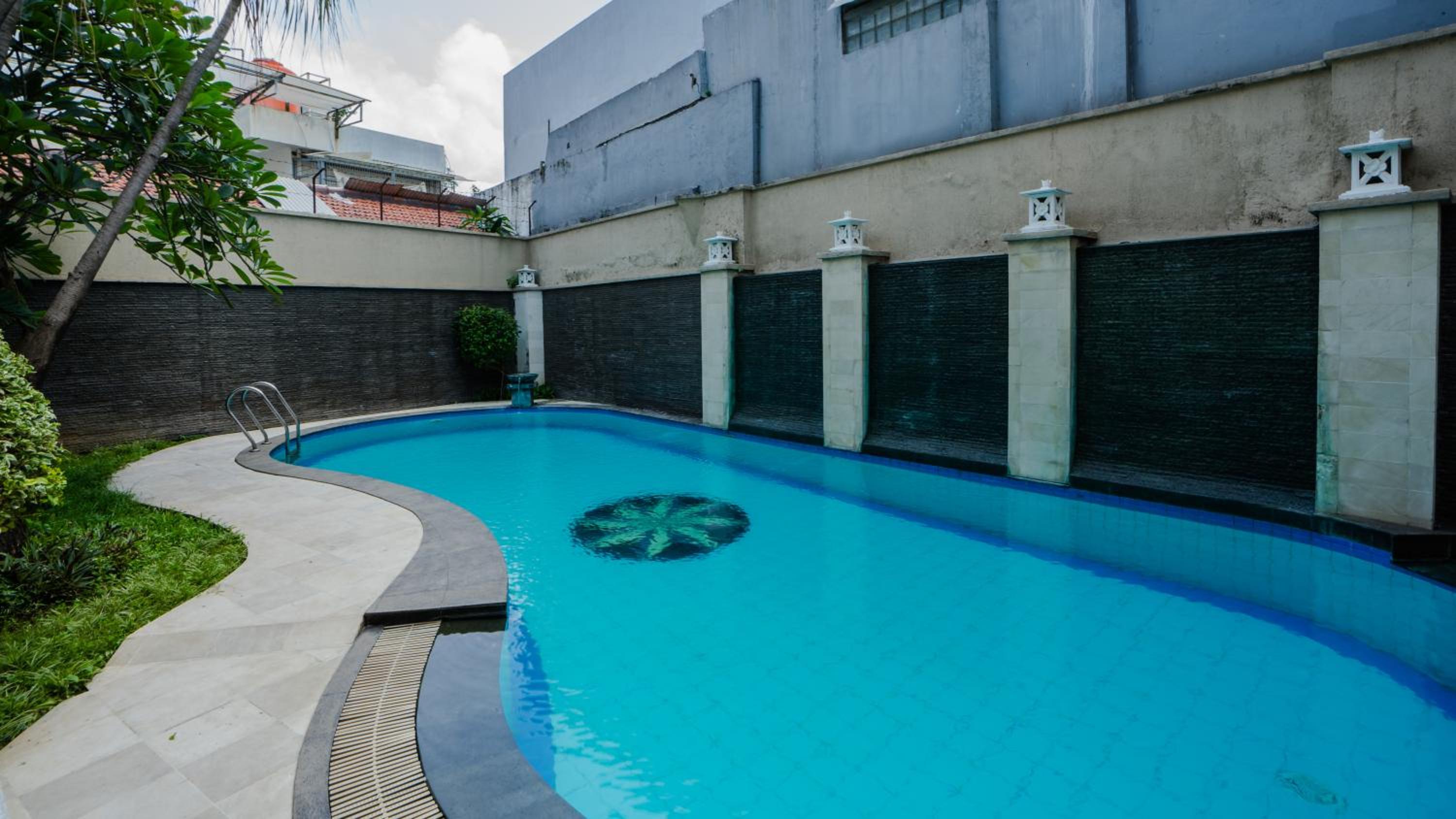 Jambuluwuk Heritage Menteng Suites 35/36