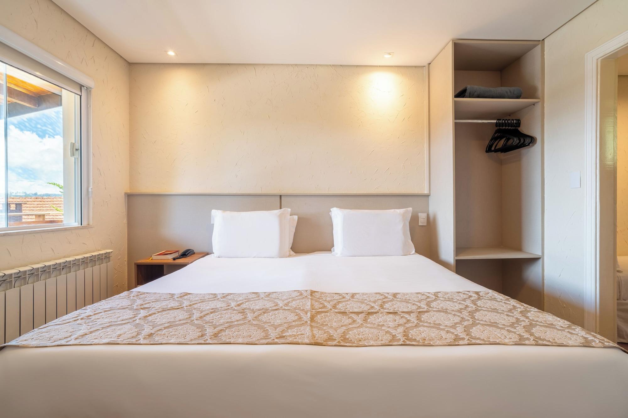 Room, Triple