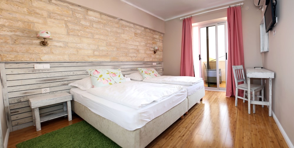 HOTEL DELFIN 27/69