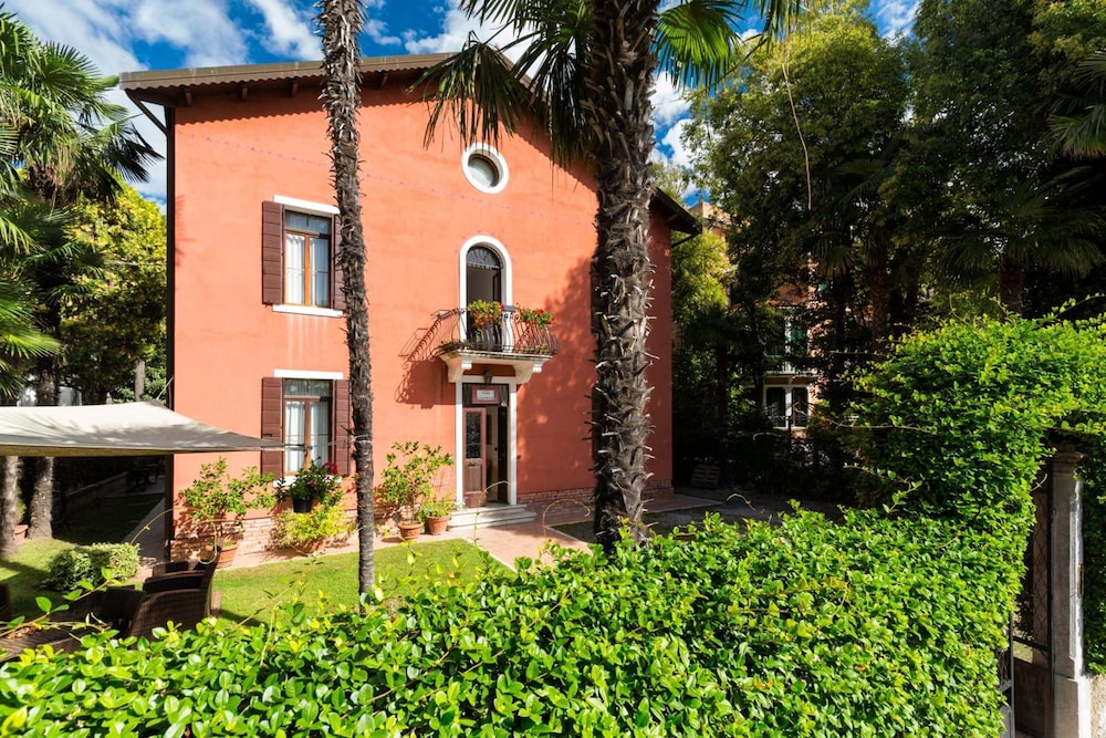 VILLA CASANOVA 47/52