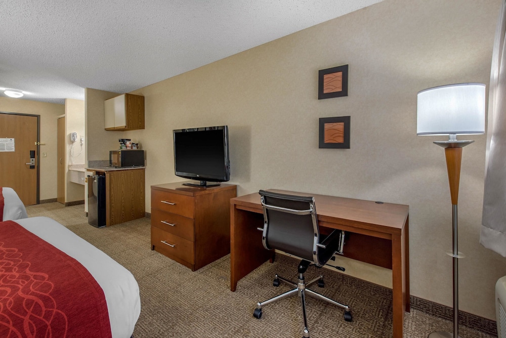Comfort Inn Denver Southeast Area 31/34