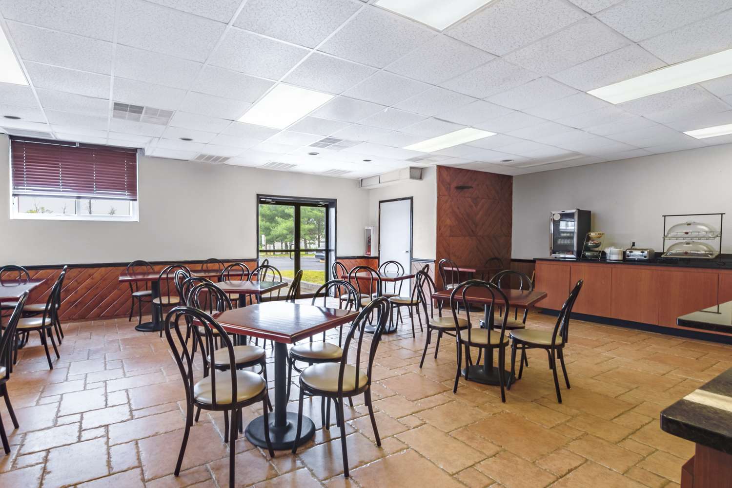 SureStay Plus Hotel by Best Western McGuire AFB Jackson 30/40