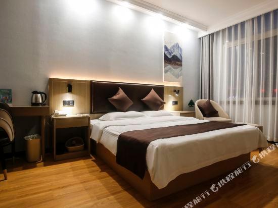 Smart, Queen Bed