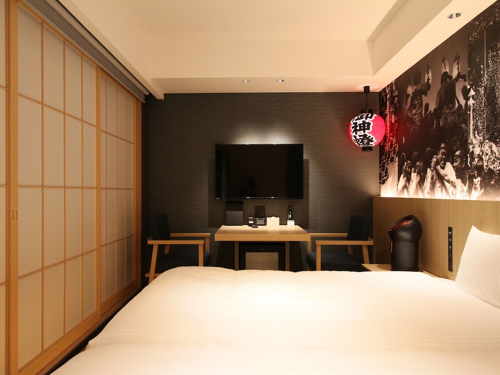 JAPANESE, TWIN BEDS