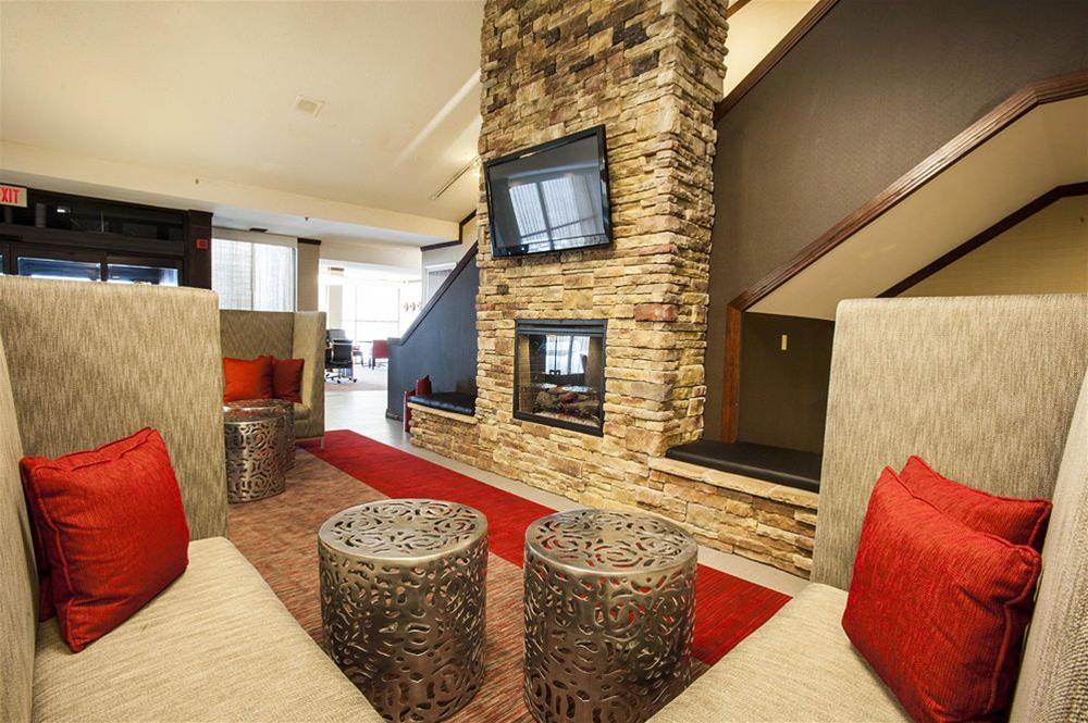 Radisson Hotel Madison 23/43