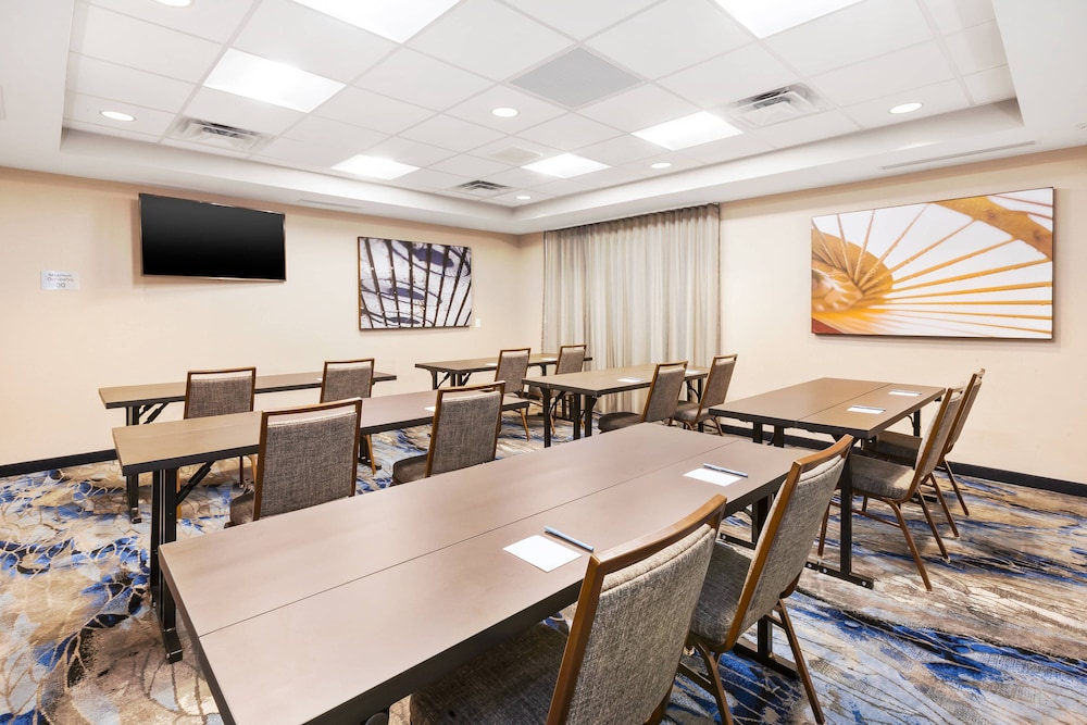 Fairfield Inn And Suites By Marriott Goshen 33/38