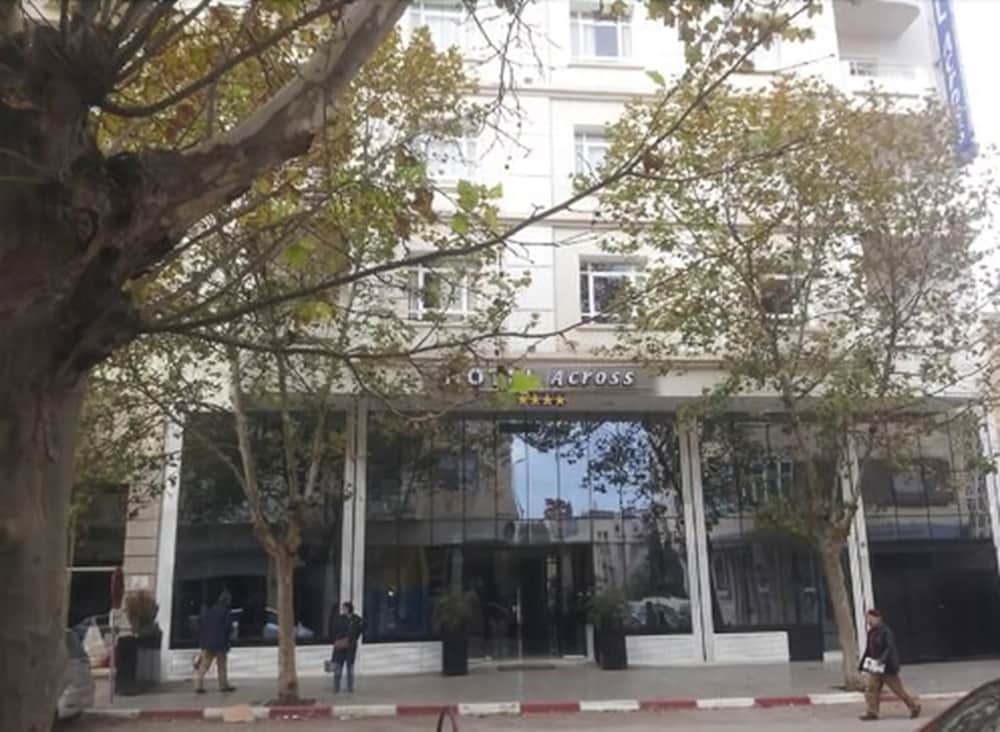 HOTEL ACROSS FEZ 1/18