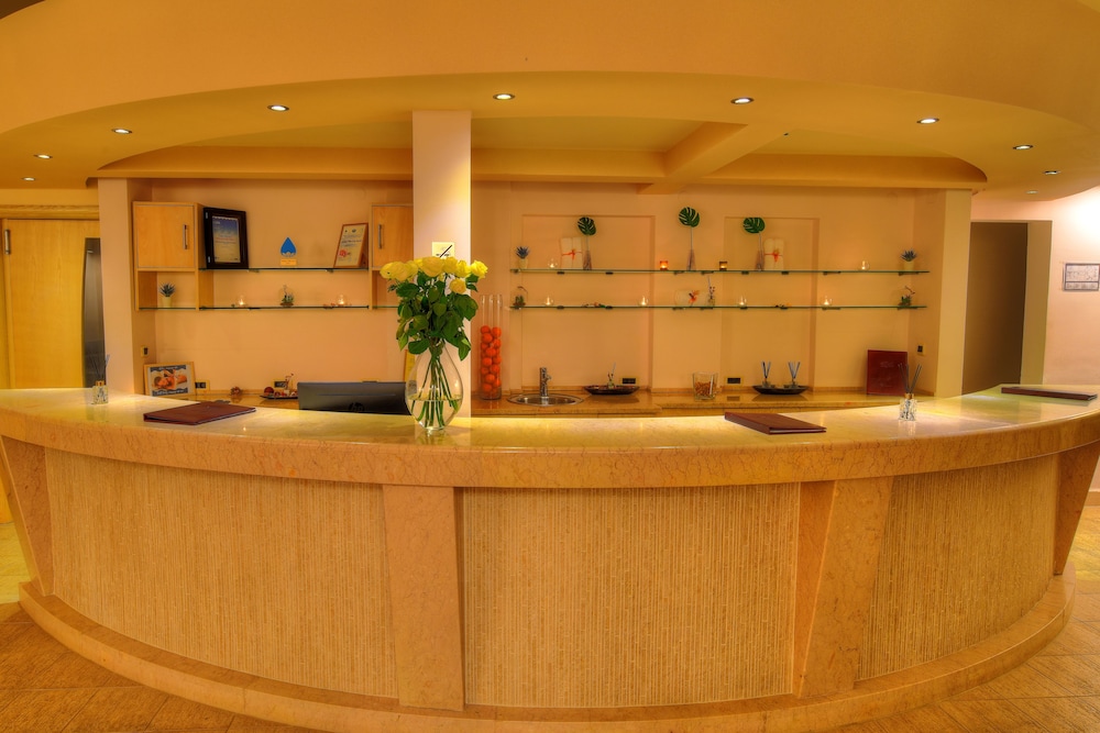Monte Casa Spa And Wellness 3/50