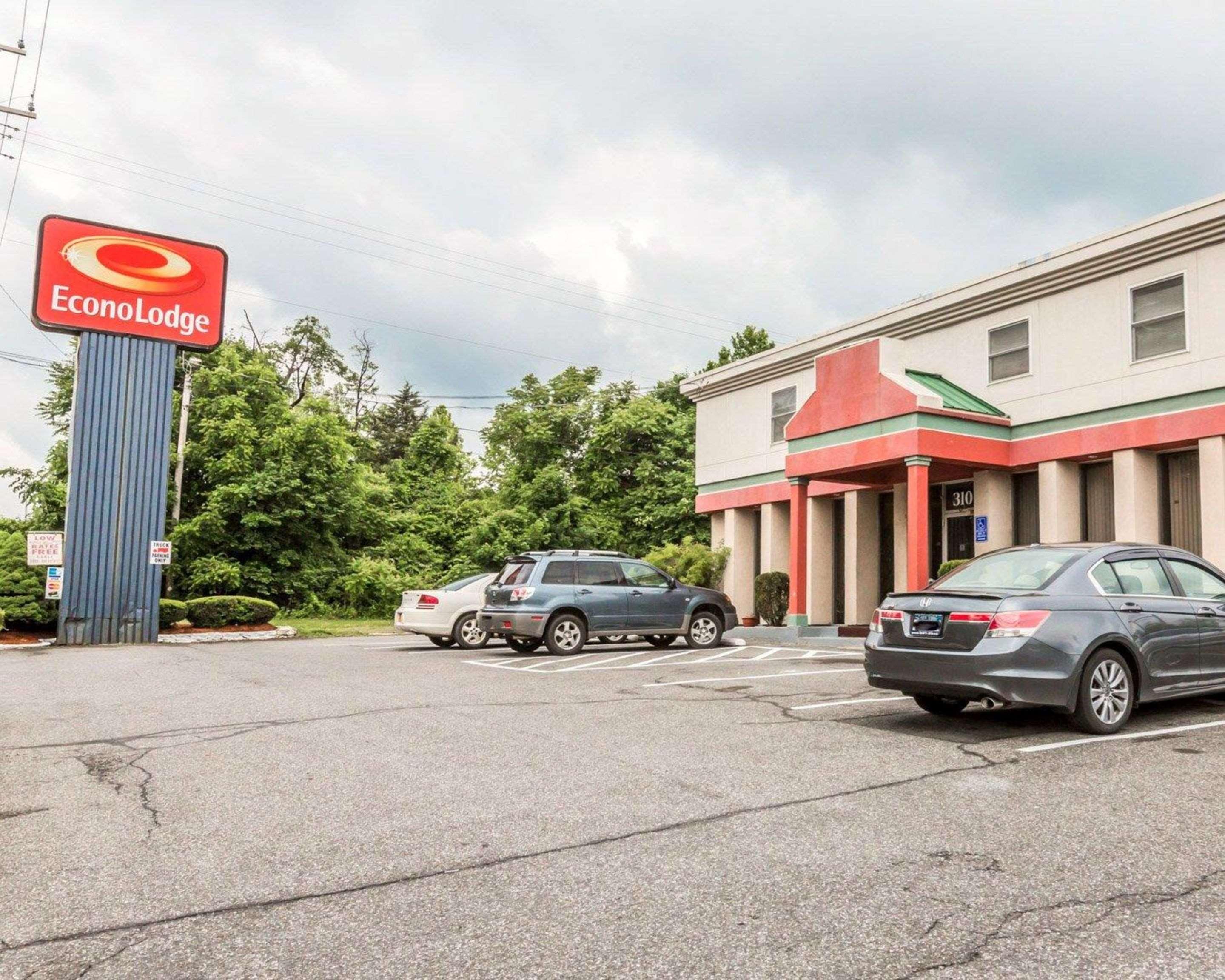 Econo Lodge Near Stewart Inter 16/16