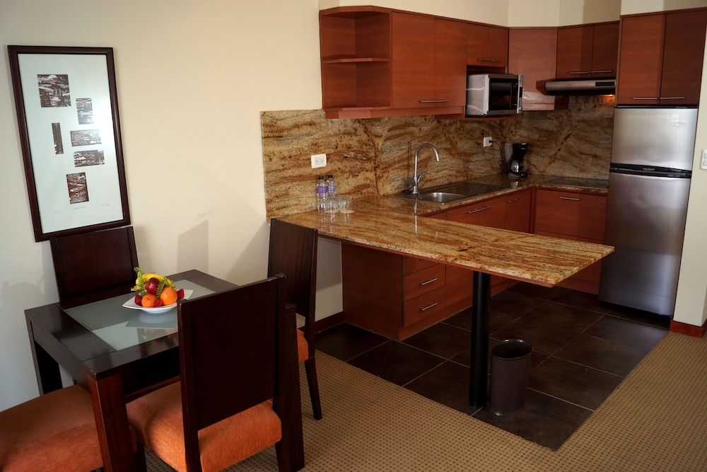 Stubel Suites and Cafe 60/69