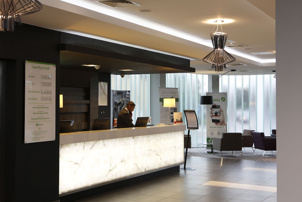 Holiday Inn Southend 7/77