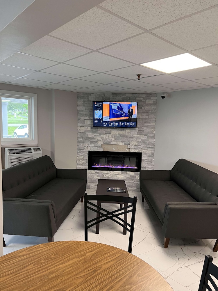 The SureStay Hotel by Best Western Presque Isle 25/42