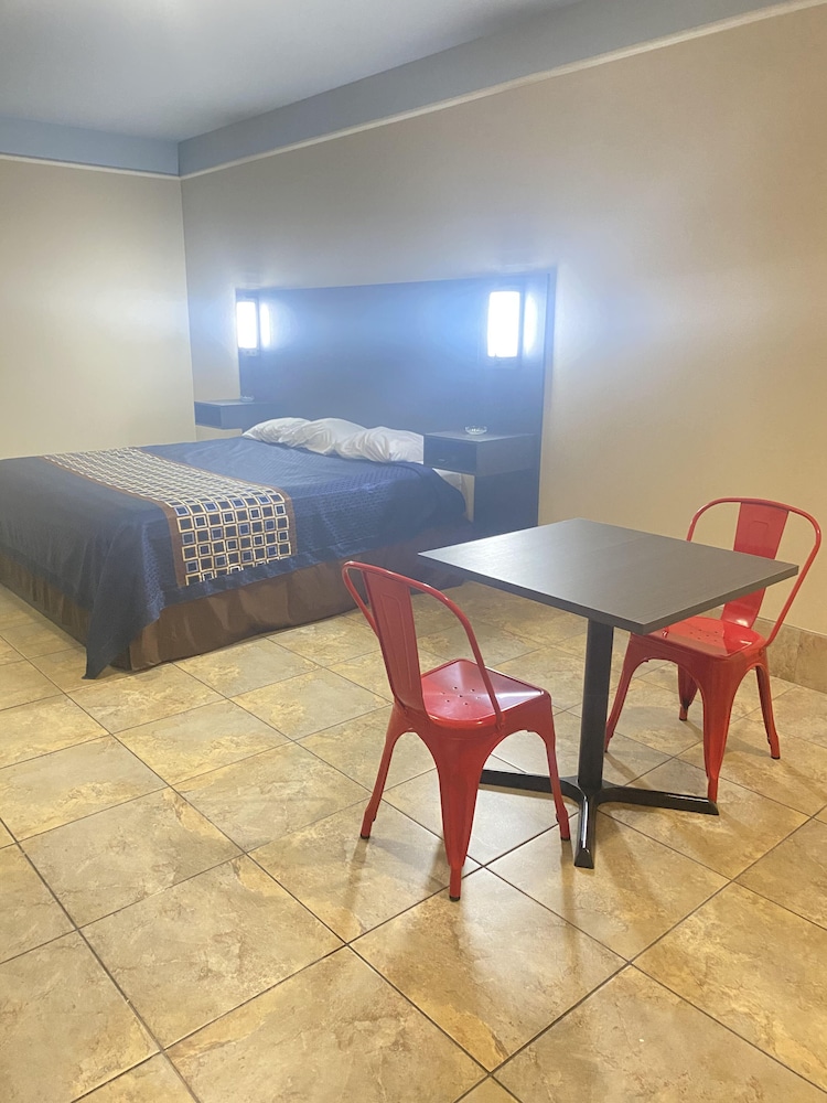 Texas Inn and Suites McAllen 38/47
