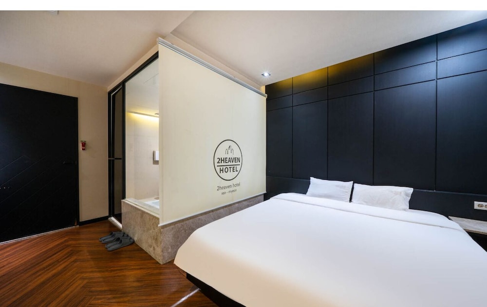 2 Heaven Hotel 26/69