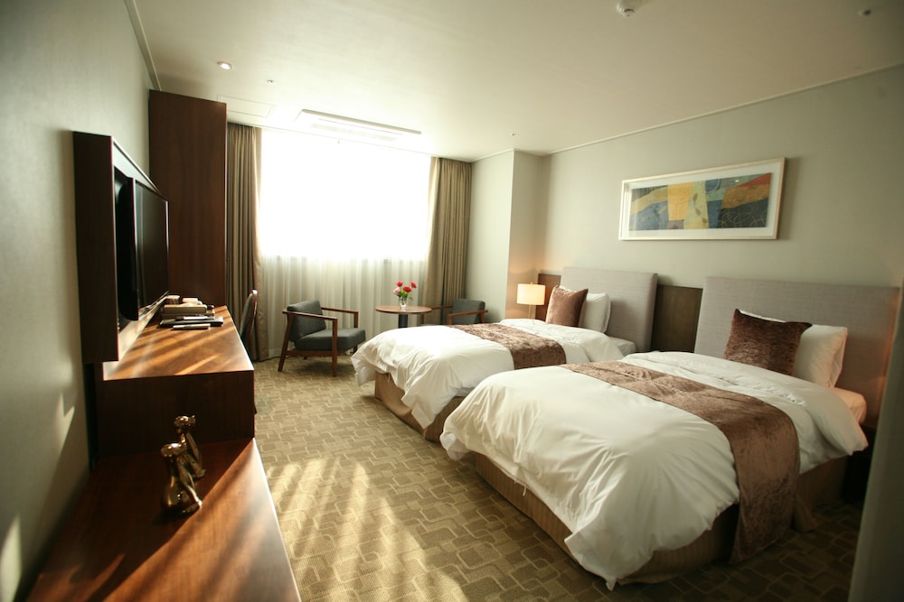 Hyunjin Tourist Hotel 20/72