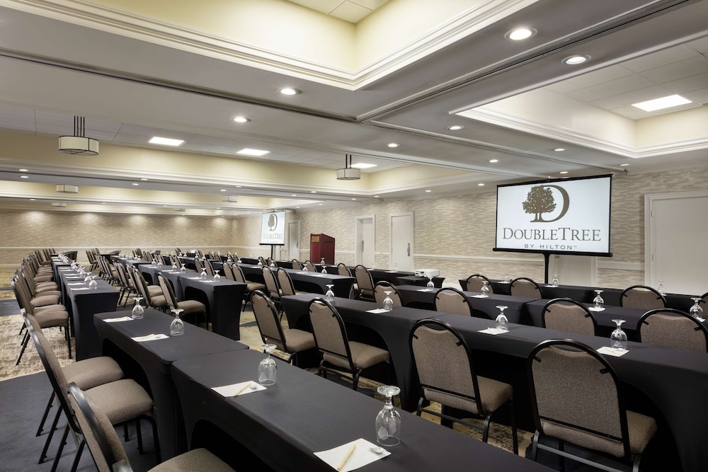 DoubleTree by Hilton Columbia South Carolina 33/43
