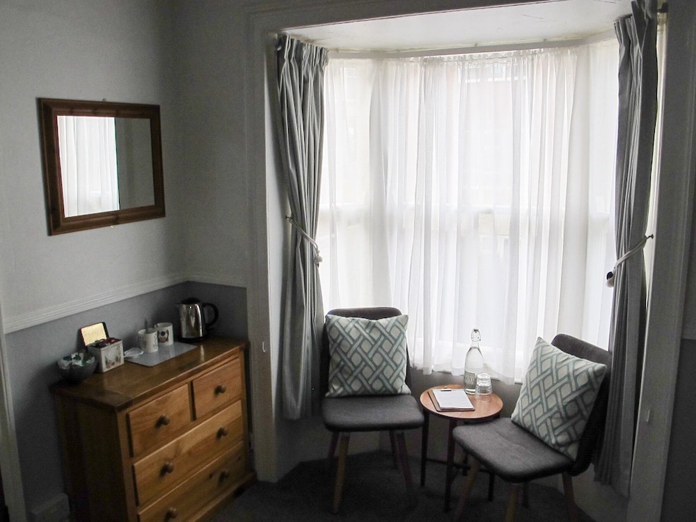 Melcombe Villa Guesthouse 16/24