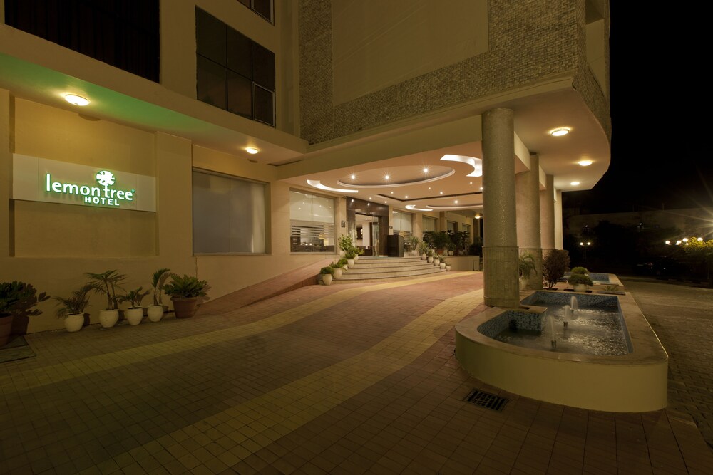 Lemon Tree Hotel Baddi 23/50
