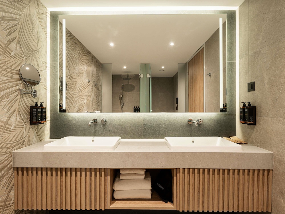 Mercure Sofia City 22/105