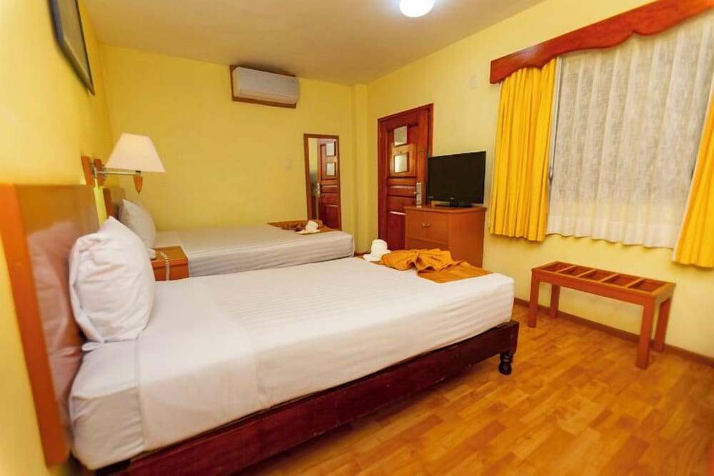 Executive, Queen Bed