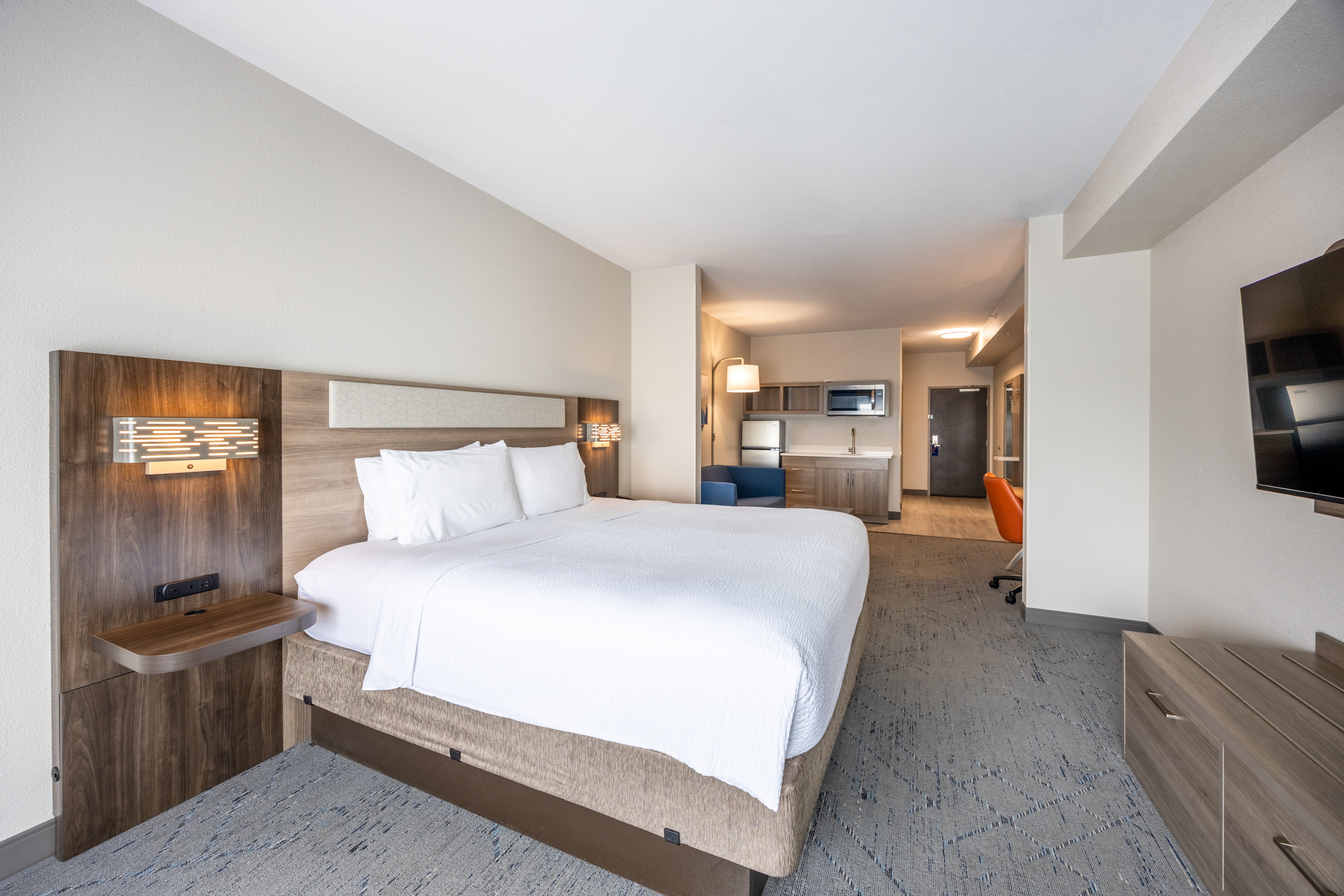 Holiday Inn Express Hotel Suites Columbus Polaris Parkway 27/77