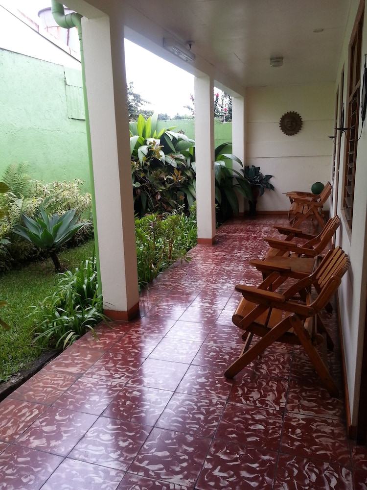 La Guaria Inn And Suites Hotel 52/65