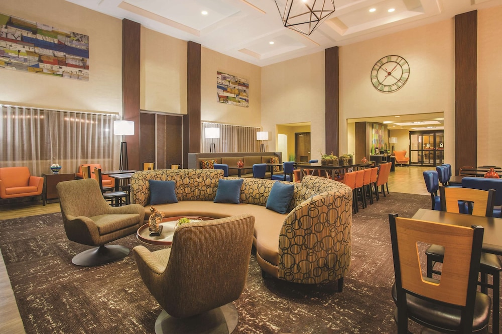 La Quinta Inn & Suites by Wyndham Ely 34/42