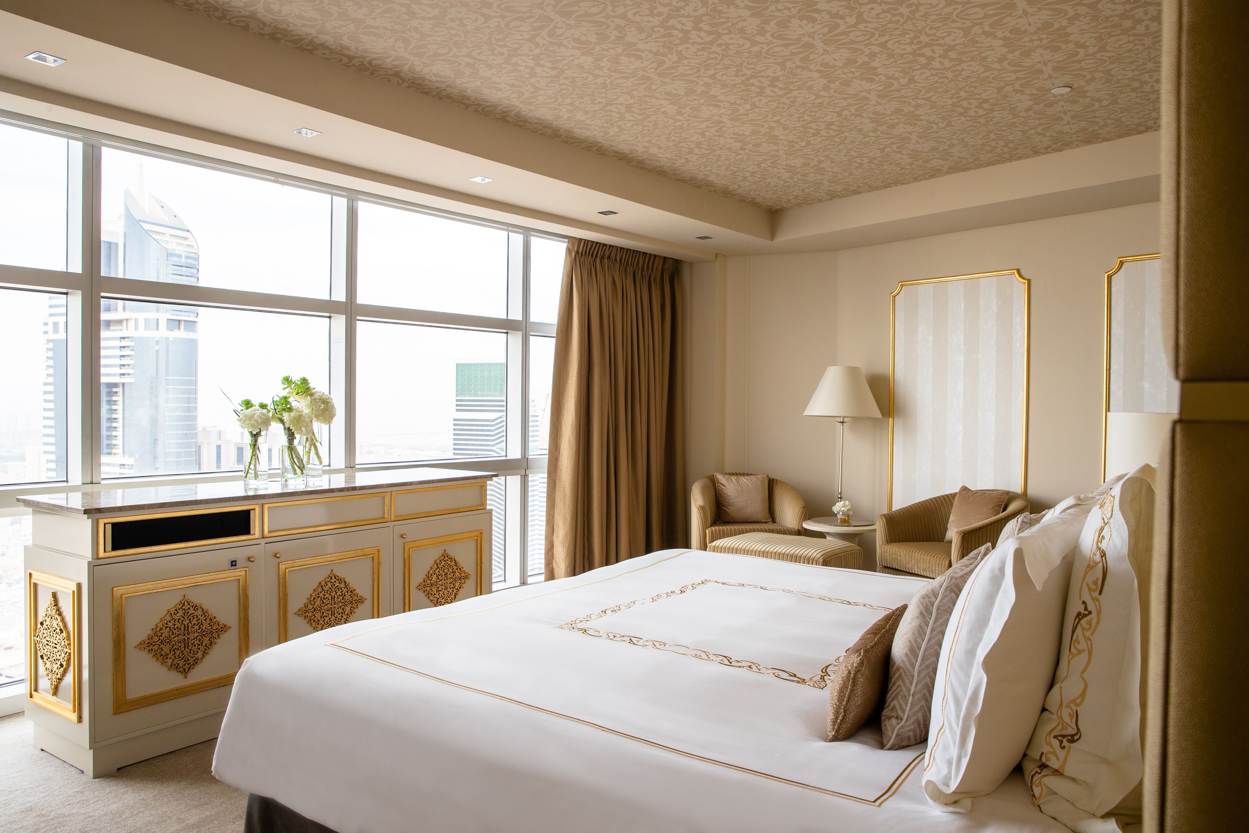 PRESIDENTIAL, SUITE