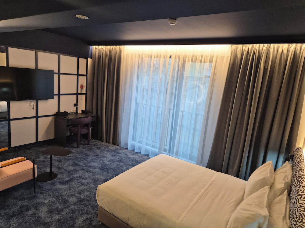 Mercure Bucharest Cantemir 11/26
