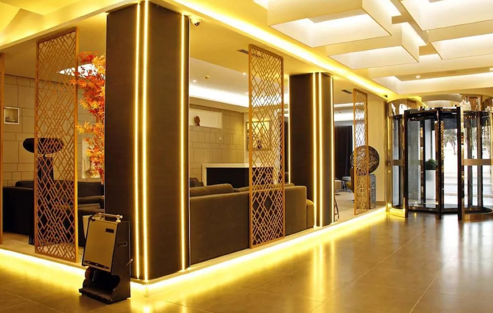 Le Pacha Hotel 5/50