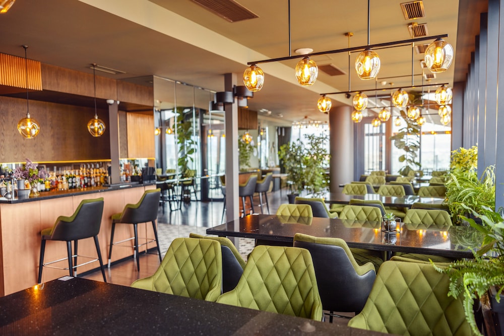 Meta Business Hotel 34/50