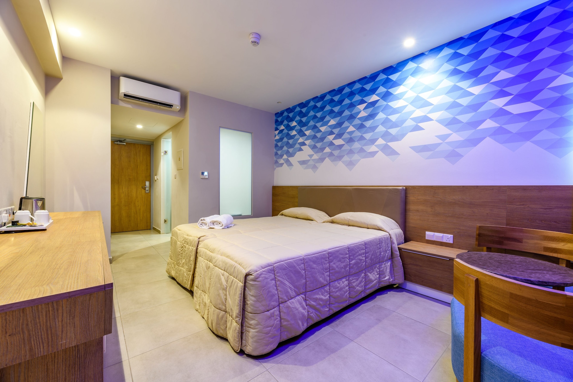 TWIN ROOM DELUXE POOL VIEW