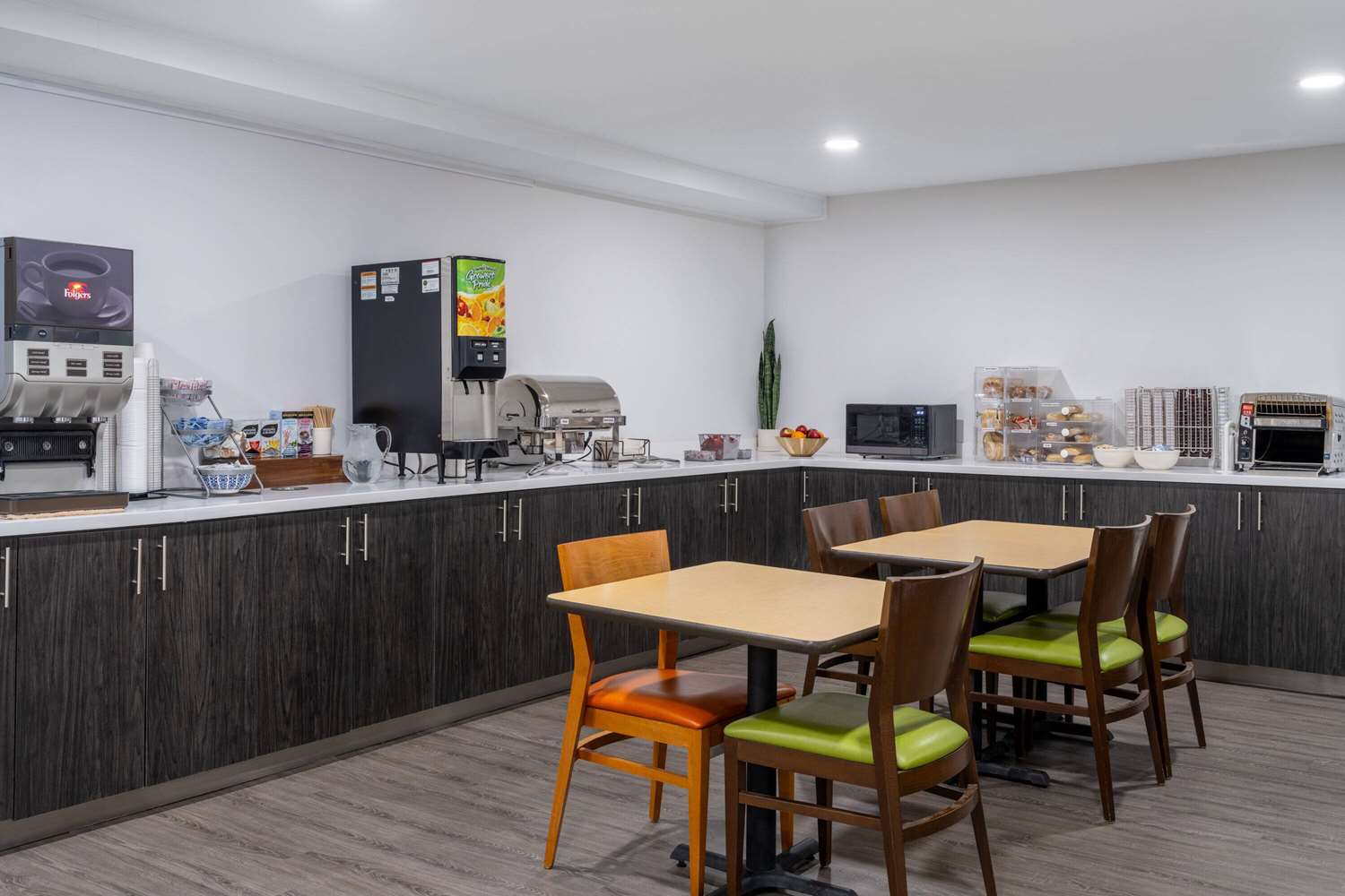 Travelodge Suites by Wyndham Saint John 13/19