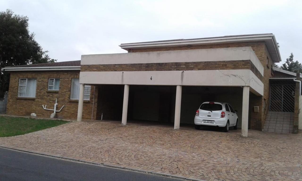 Getaway Self-Catering Tygervalley 10/13