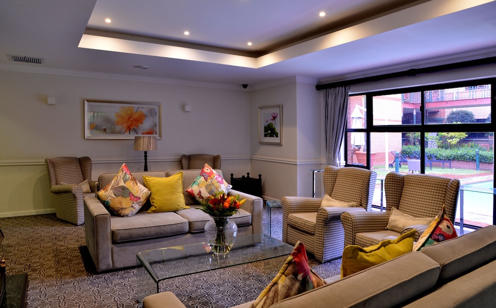 Courtyard Hotel Rosebank 30/47