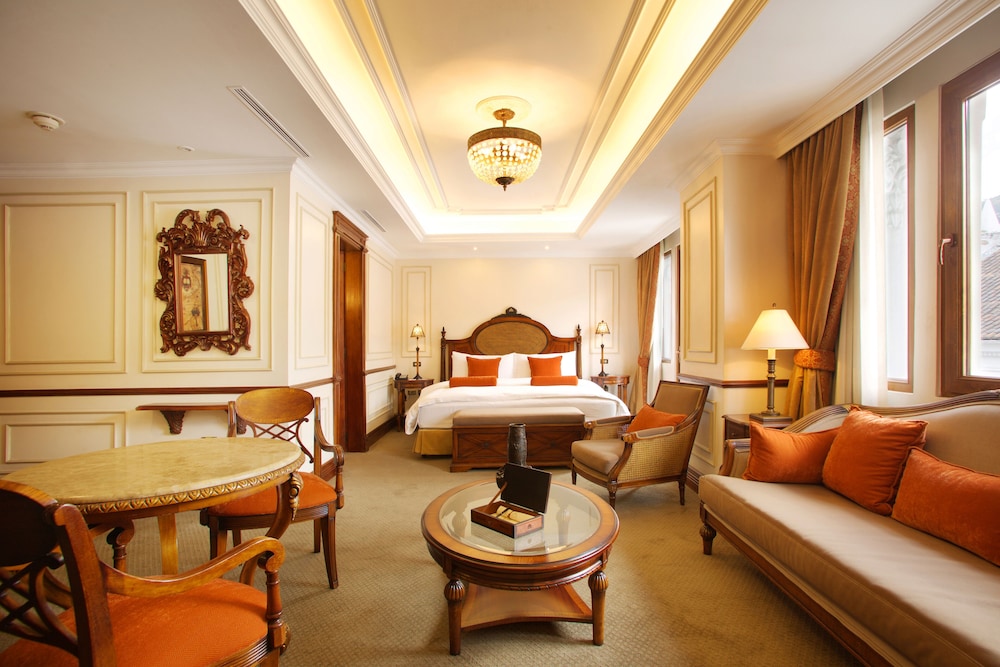 Hotel Plaza Grande 50/76