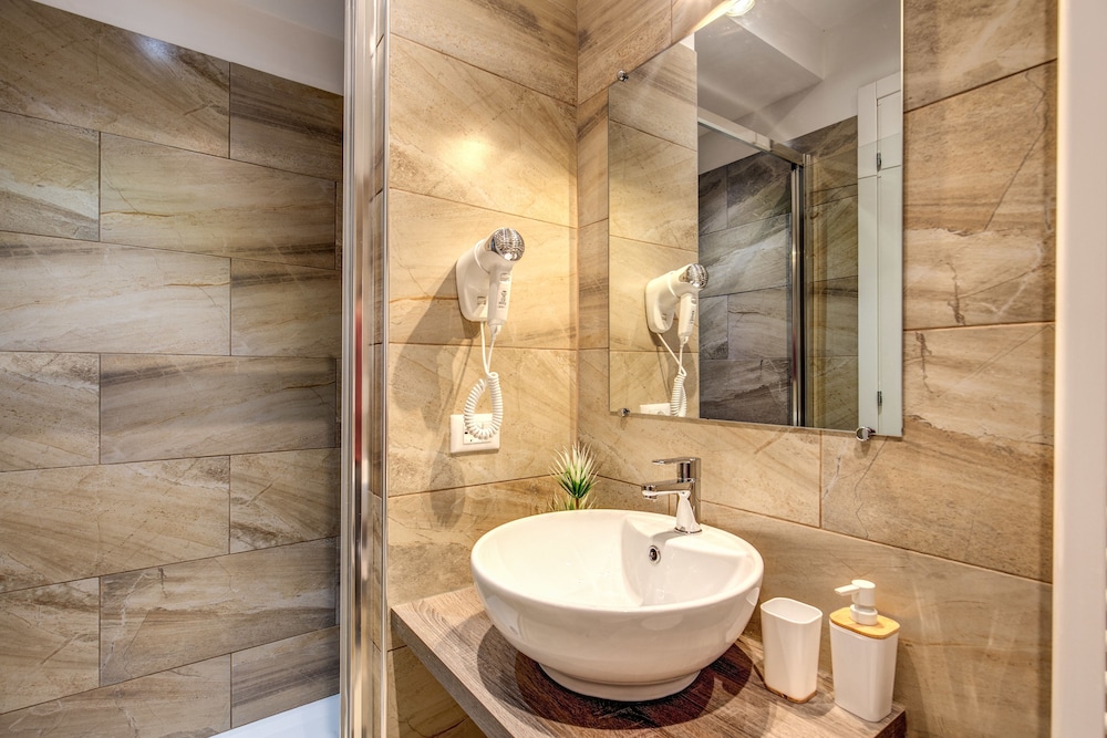 Chester Suites 12/32
