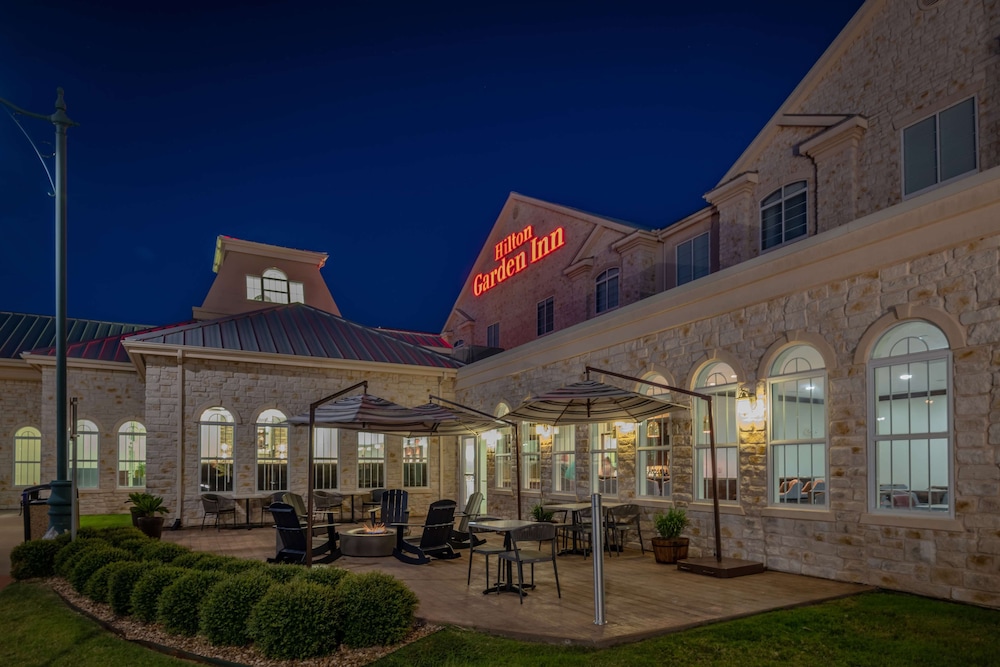 Hilton Garden Inn Granbury 1/64
