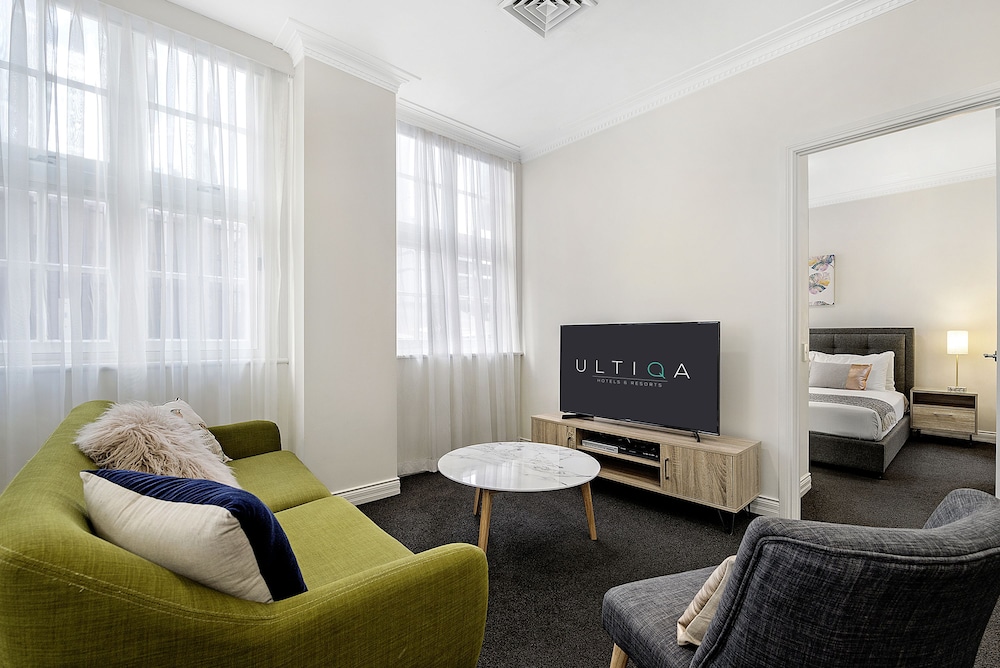 Ultiqa Rothbury Hotel 43/71