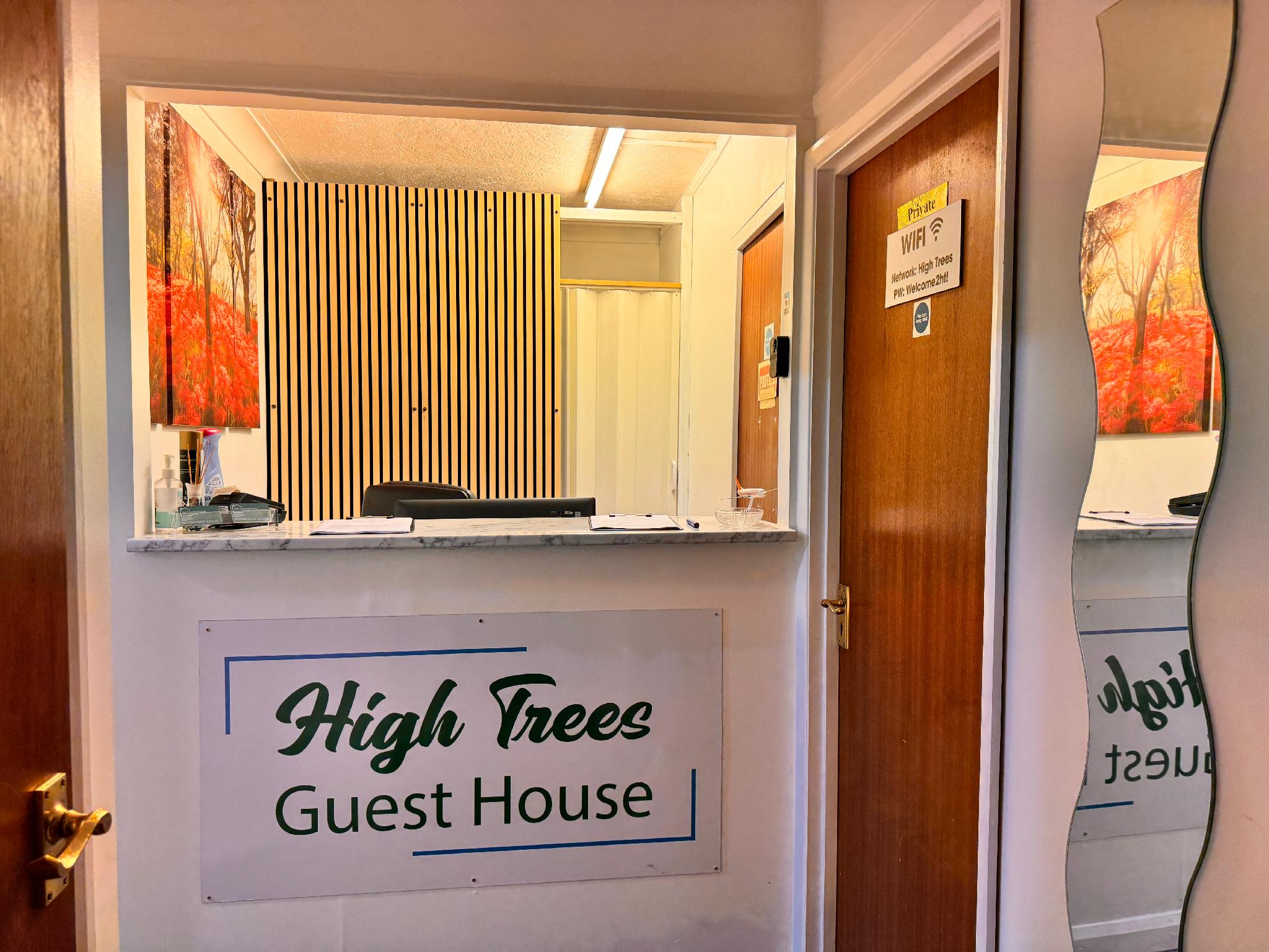 High Trees Guest House Gatwick 11/49