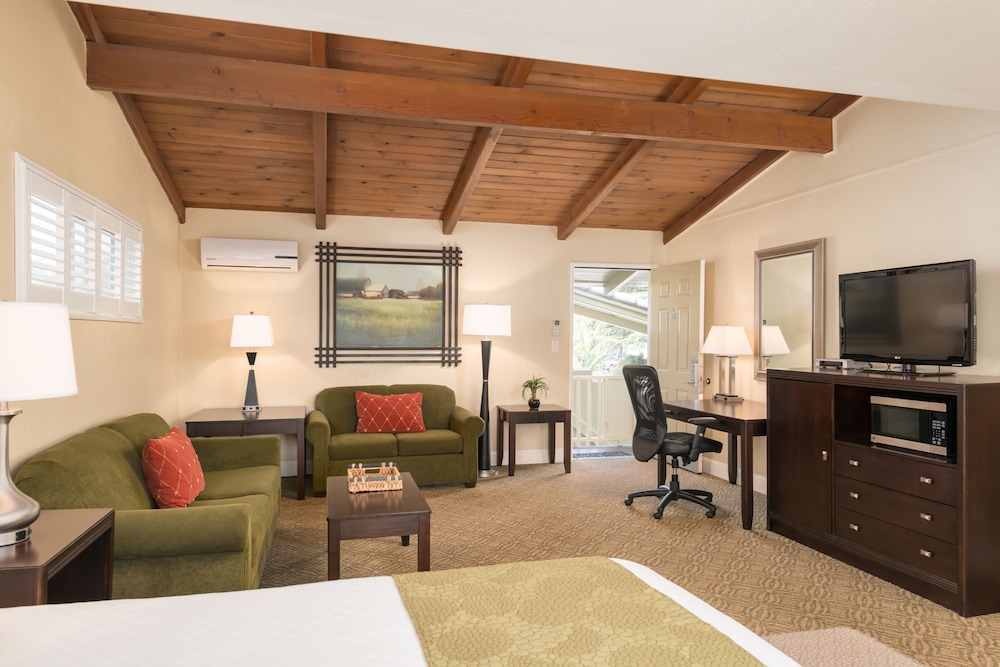 Country Inn Motel 30/48